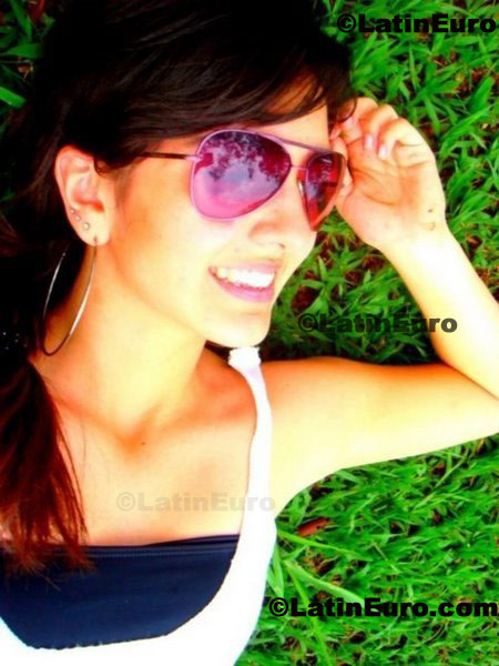 Date this sultry Brazil girl Camila from Campina Grande B264