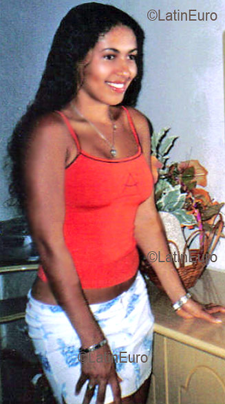 Date this cute Brazil girl Vani from CAMACAN B2782