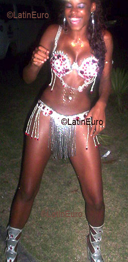 Date this attractive Brazil girl Adelaide from ESPIRITO SANTO B2807