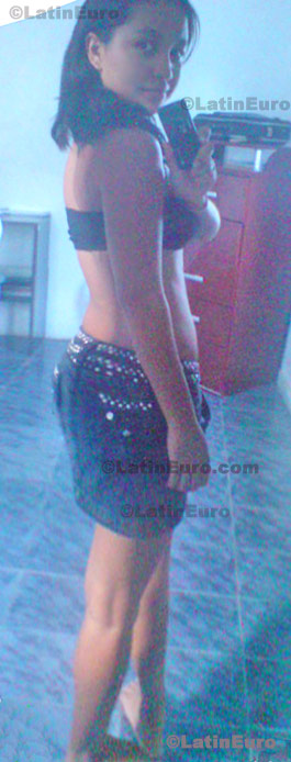 Date this good-looking Brazil girl Thamyres from Campos Dos Goytacazes B284