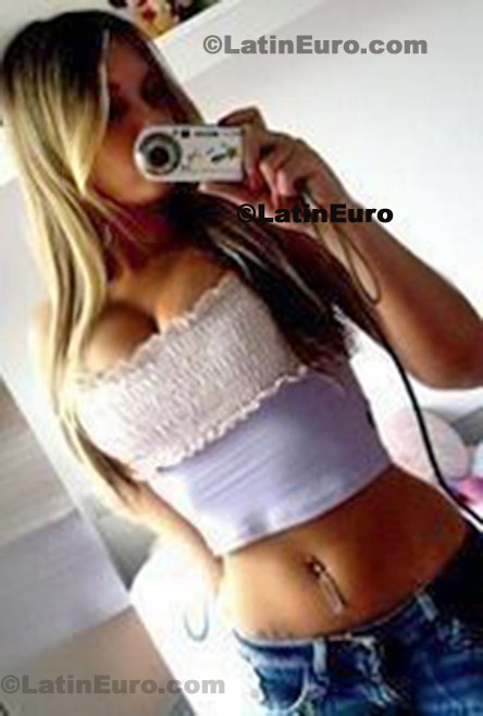 Date this good-looking Brazil girl Karyna from Pederneiras B322
