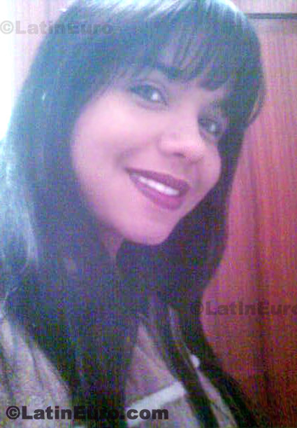 Date this sultry Brazil girl Jana from Teixeira B331