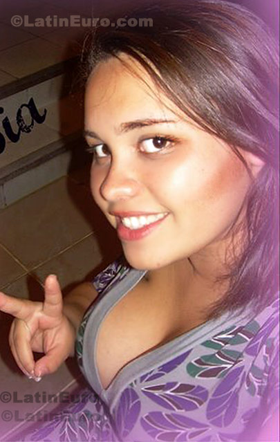 Date this gorgeous Brazil girl Ana from Belford Roxo B387