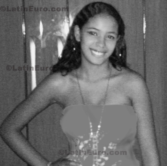 Date this delightful Brazil girl Stefani from Igaracu Do Tiete B392