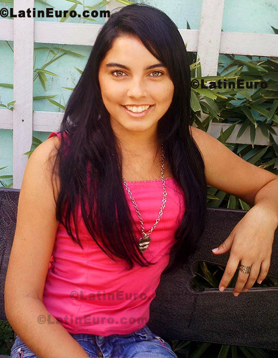 Date this hot Brazil girl Ariane from Natal B439