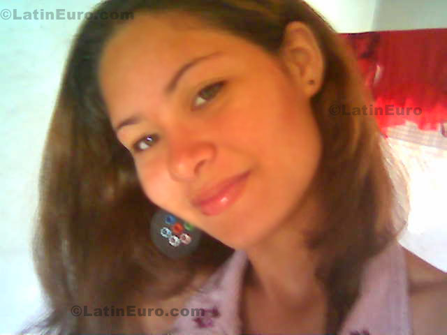 Date this athletic Brazil girl Thyanne from Teresina B474