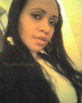 Date this charming Brazil girl Deiseane from Sao Paulo B490