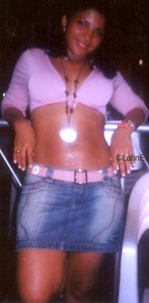 Date this good-looking Brazil girl Vania from  B1975
