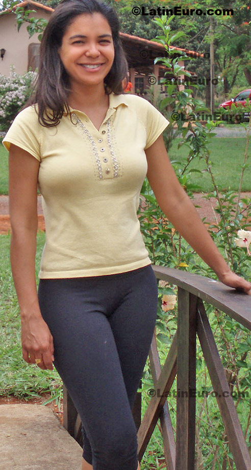 Date this lovely Brazil girl Tiane from Brasilia B599