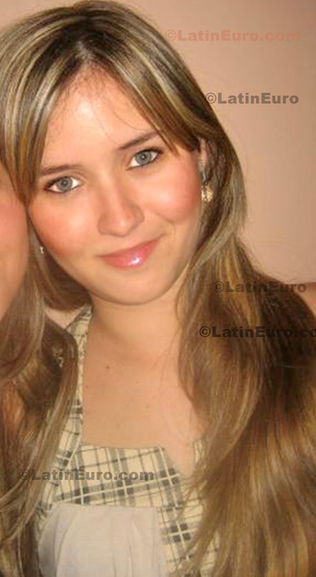 Date this delightful Brazil girl Fabricia from Goiania B637