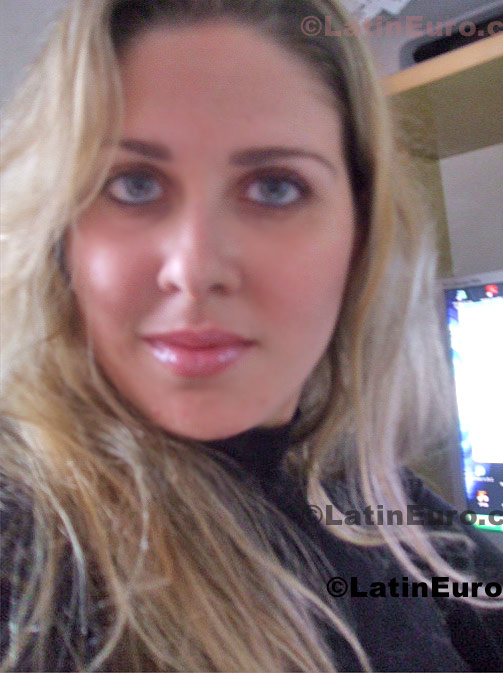 Date this lovely Brazil girl Denise from Sao Paulo B657