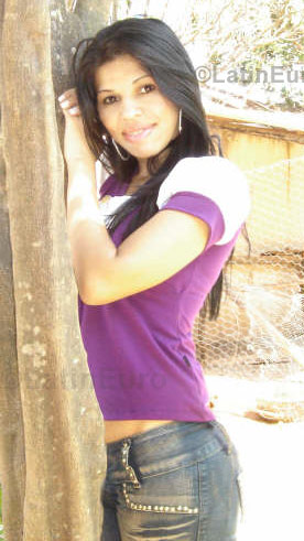 Date this gorgeous Brazil girl Debora from Brasilia B693
