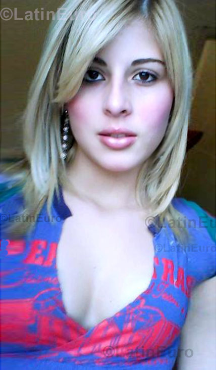 Date this hard body Brazil girl Talita from Guarulhos B696