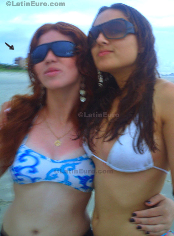 Date this delightful Brazil girl Dayane from Cascavel B75