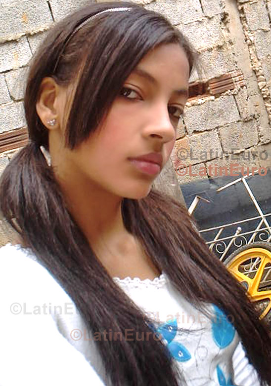 Date this funny Brazil girl Denise- from Sao Paulo B771
