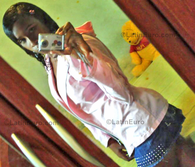 Date this delightful Brazil girl Michele from Rio de Janiero B783