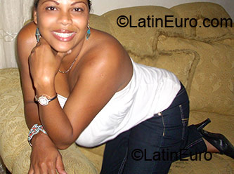 Date this athletic Any Country girl Yenny from Santo Domingo N-10