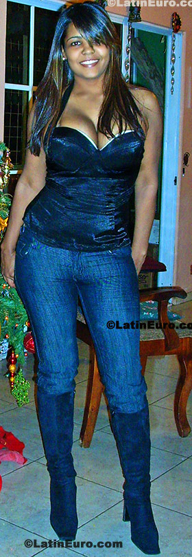 Date this good-looking Any Country girl Rosa from Santo Domingo N-1145