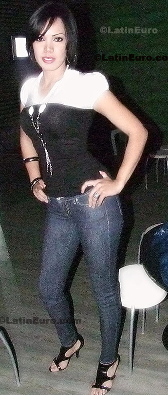 Date this young Mexico girl Claudia from Nogales N-1429