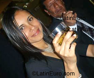 Date this happy Peru girl Vanessa from Chiclayo N-208