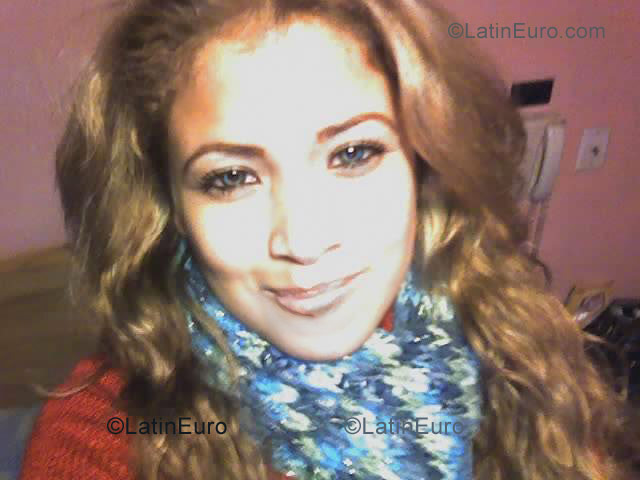 Date this exotic Any Country girl Jennyfer from  N-283