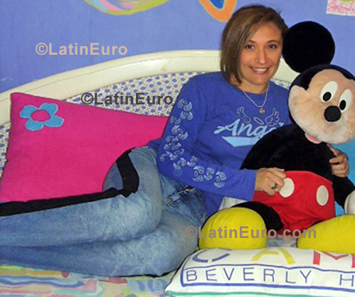 Date this nice looking Peru girl Carla from Ica N-457