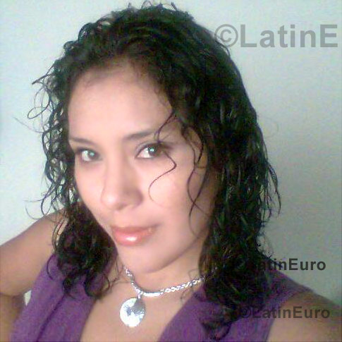 Date this attractive Peru girl Rosa from Lima N-486