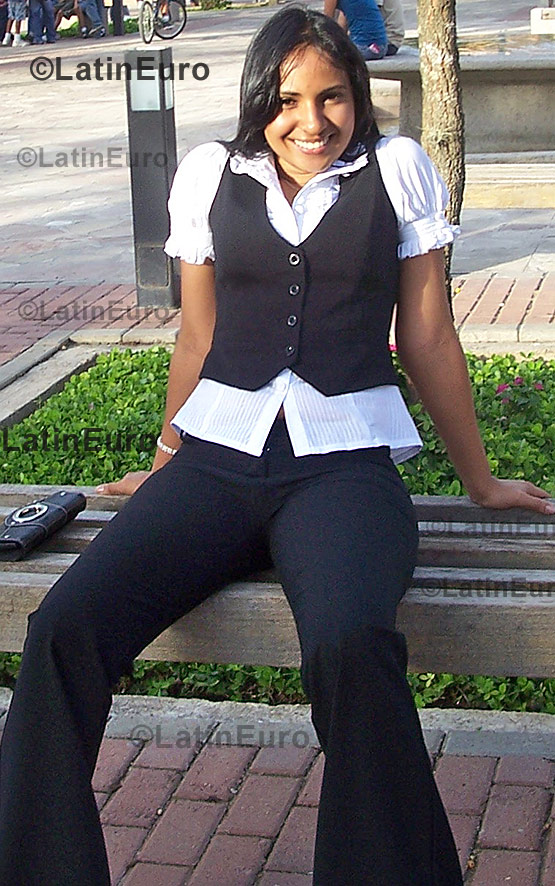 Date this good-looking Honduras girl Mirian from  N-491