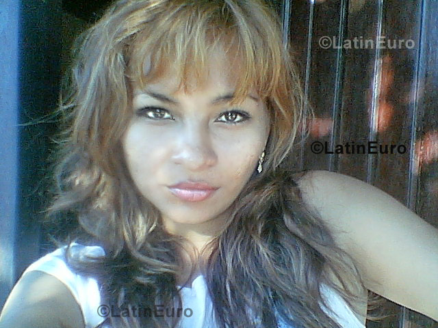 Date this good-looking Peru girl Amparo from Iquitos N-511