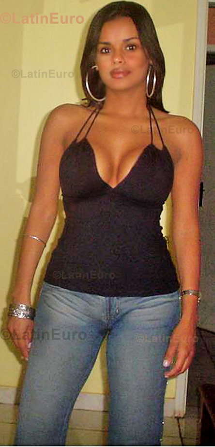 Date this athletic Any Country girl Alessandra from San Pedro Sula N-632