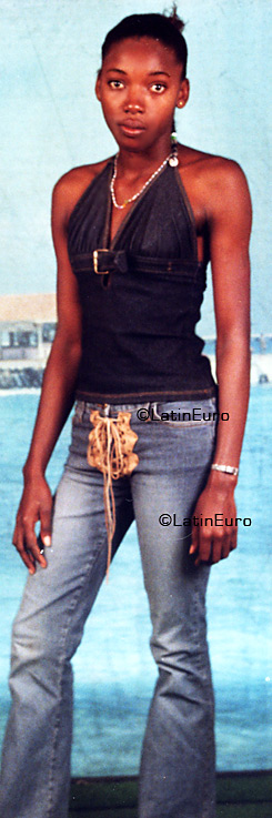 Date this attractive Jamaica girl Sandria from Manchester N1035