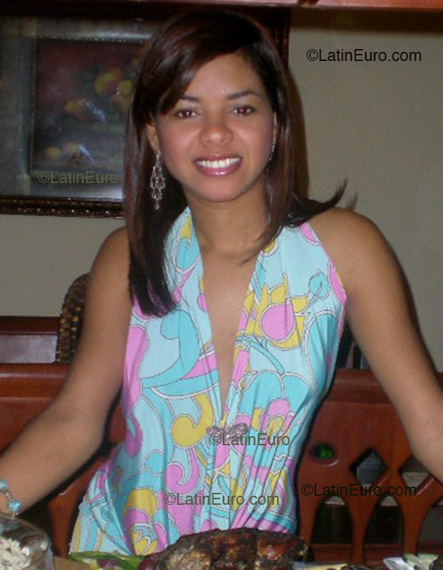Date this attractive Any Country girl Esther from  N161