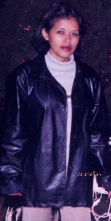 Date this young Honduras girl Osiris from Yoro N1771