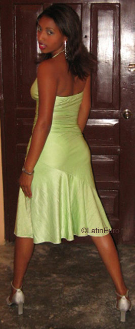 Date this attractive Any Country girl Luz from  N1795