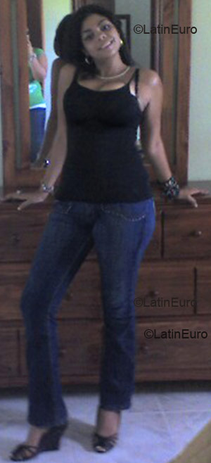 Date this good-looking Any Country girl Pamela from Santo Domingo N19