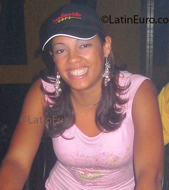 Date this voluptuous Dominican Republic girl Susan from Punta Cana N204