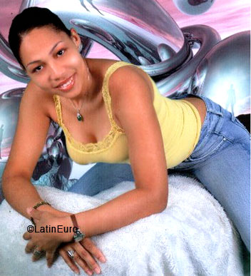 Date this tall Any Country girl Alba from  N2266