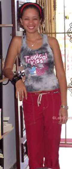 Date this happy Mexico girl Leonor from Santo Domingo N2352