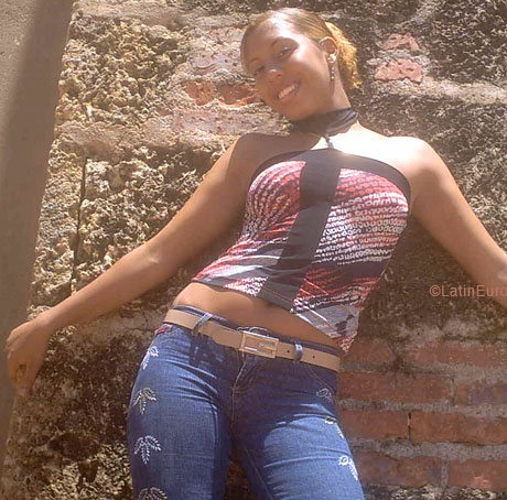 Date this tall Any Country girl Wendy from  N2358