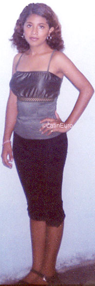 Date this charming Honduras girl Karen from Yoro N2454