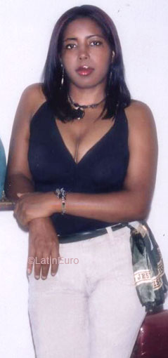 Date this happy Any Country girl Damaris from  N2532