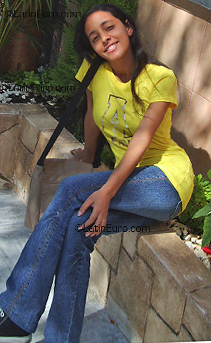 Date this nice looking Any Country girl Sandra- from  N270