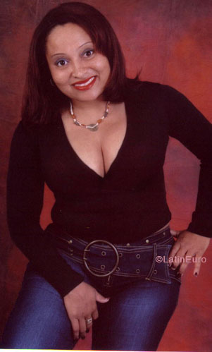 Date this tall Any Country girl Deya from  N2791