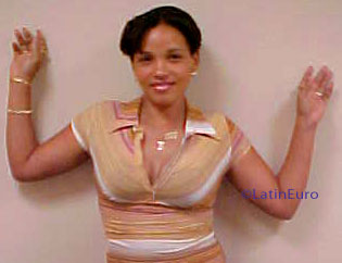 Date this attractive Any Country girl Elizabeth from  N2930