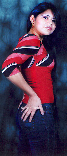 Date this voluptuous Honduras girl Yuny from San Pedro Sula N3066