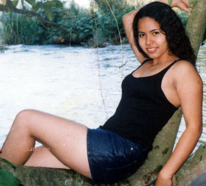 Date this delightful Honduras girl Estela from  N3352