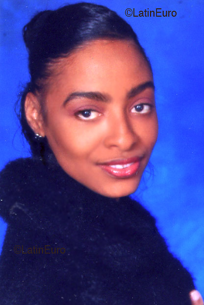 Date this voluptuous Jamaica girl Renay from  N481