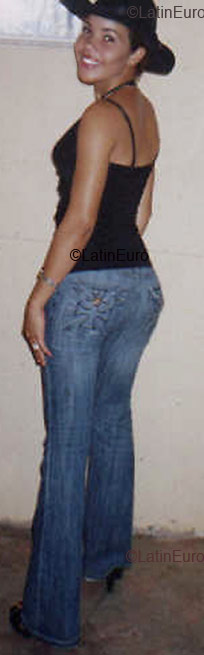 Date this charming Any Country girl Yomaris from  N636