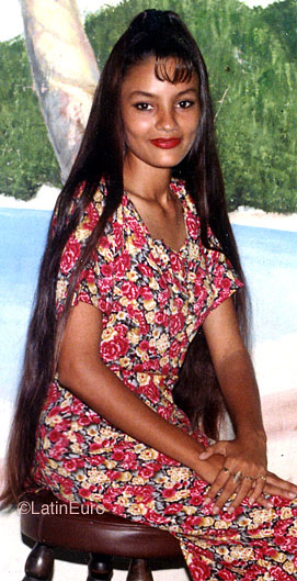 Date this voluptuous Honduras girl Iris from Choloma N3713