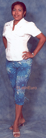 Date this sultry Panama girl Neyas from  N3951